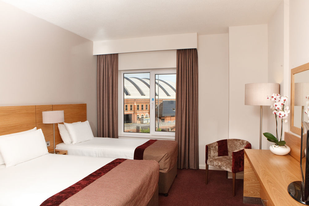Leonardo Hotel Manchester Central - Formerly Jurys Inn Exteriör bild