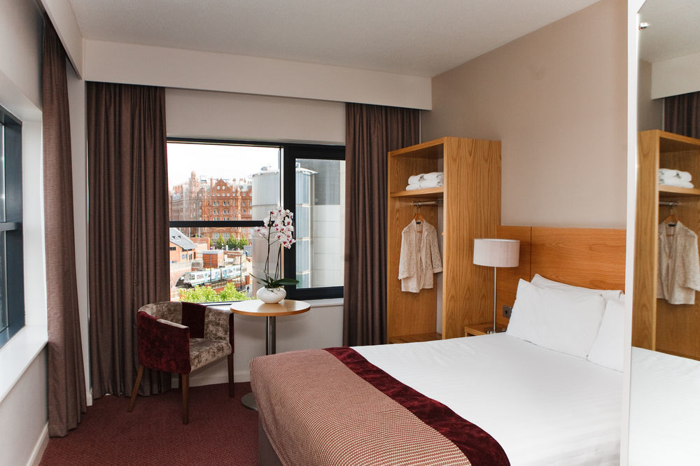 Leonardo Hotel Manchester Central - Formerly Jurys Inn Exteriör bild
